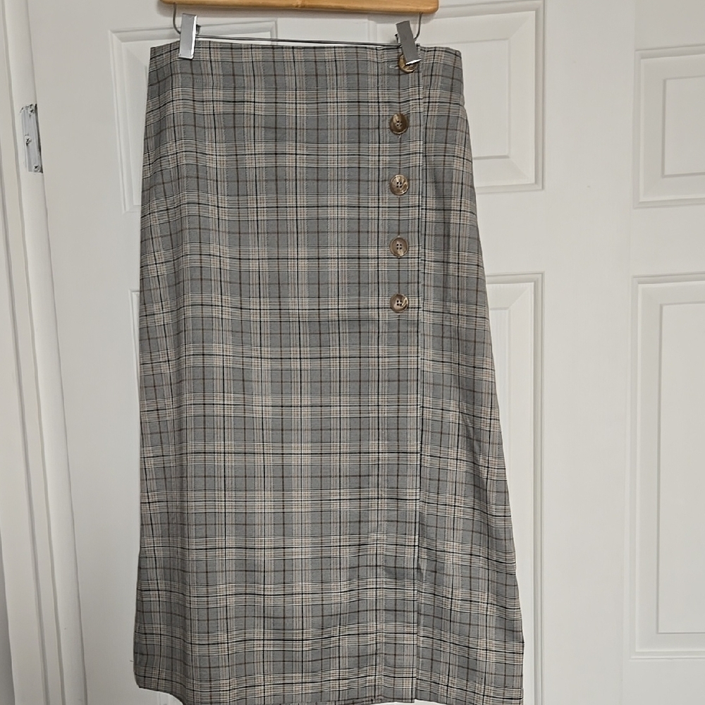 Classic Gray Plaid Skirt